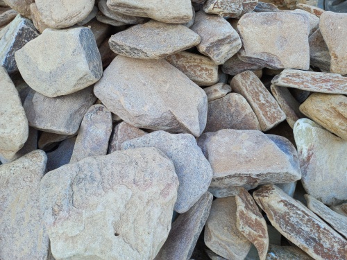 Златолит жёлтый, жёлто-зелёный глыбки и валуны для ланшафтного дизайна купить в Симферополе