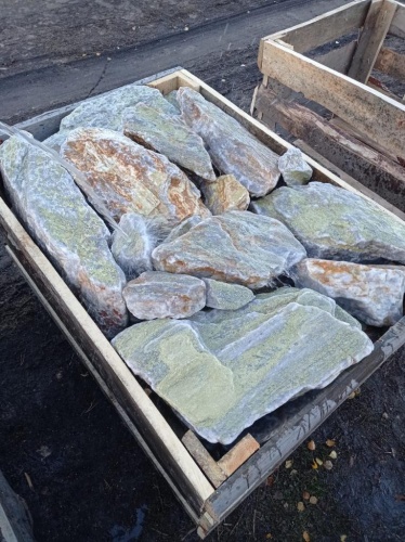 Златолит жёлтый, жёлто-зелёный глыбки и валуны для ланшафтного дизайна купить в Симферополе