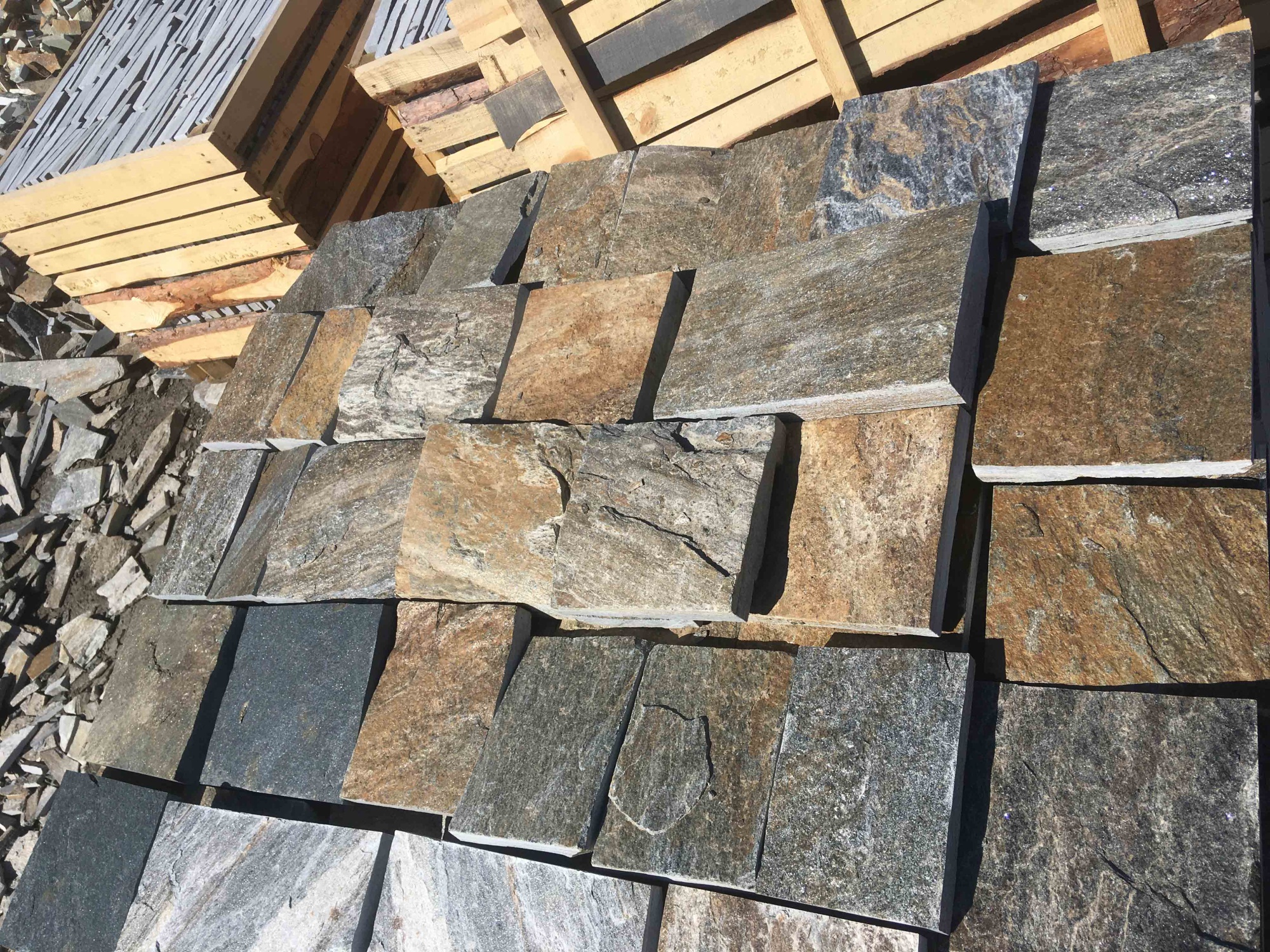 Плитка пилёная златолит Уральский для фасада купить в Симферополе