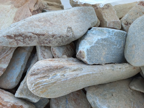 Златолит жёлтый, жёлто-зелёный глыбки и валуны для ланшафтного дизайна купить в Симферополе