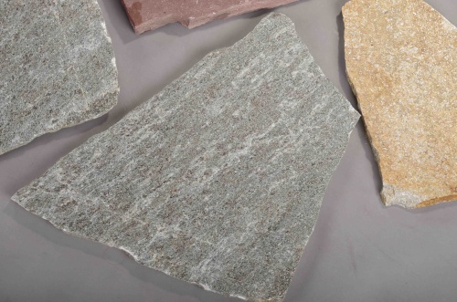 Плитняк златолит Уральский для цоколя, отмостки купить в Симферополе