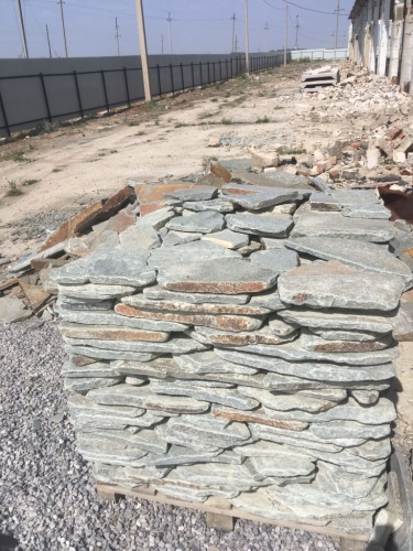 Златолит серебристый галтованный для лестниц купить в Симферополе